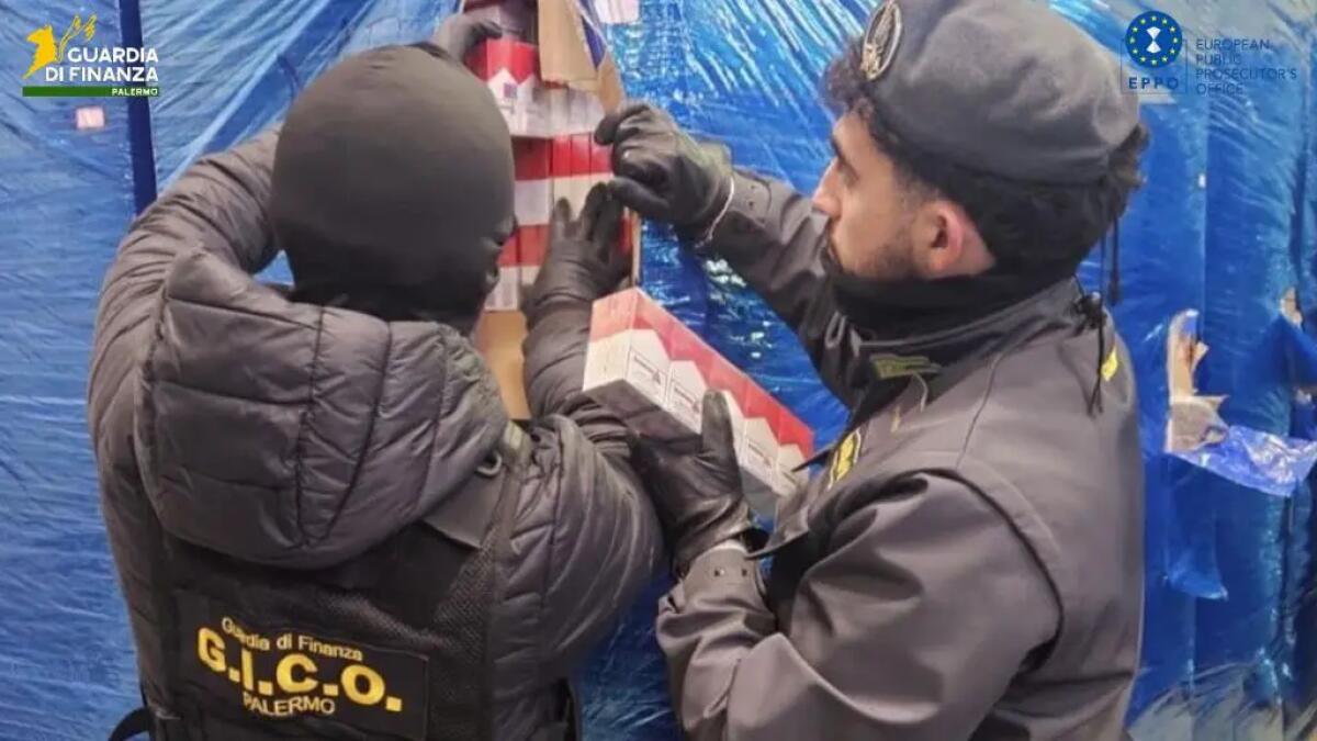 Scoperta fabbrica clandestina di sigarette, sequestri tra Sicilia e Veneto - 