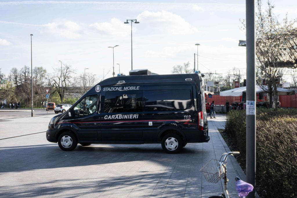 Trescore, professoressa accoltellata da studente. E’ grave. Valditara “Serve legge” - 