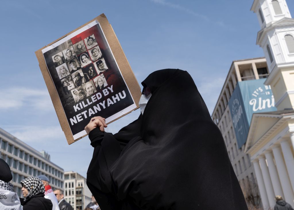 Iran, Pasdaran “Daremo la caccia a Netanyahu e lo uccideremo” - 