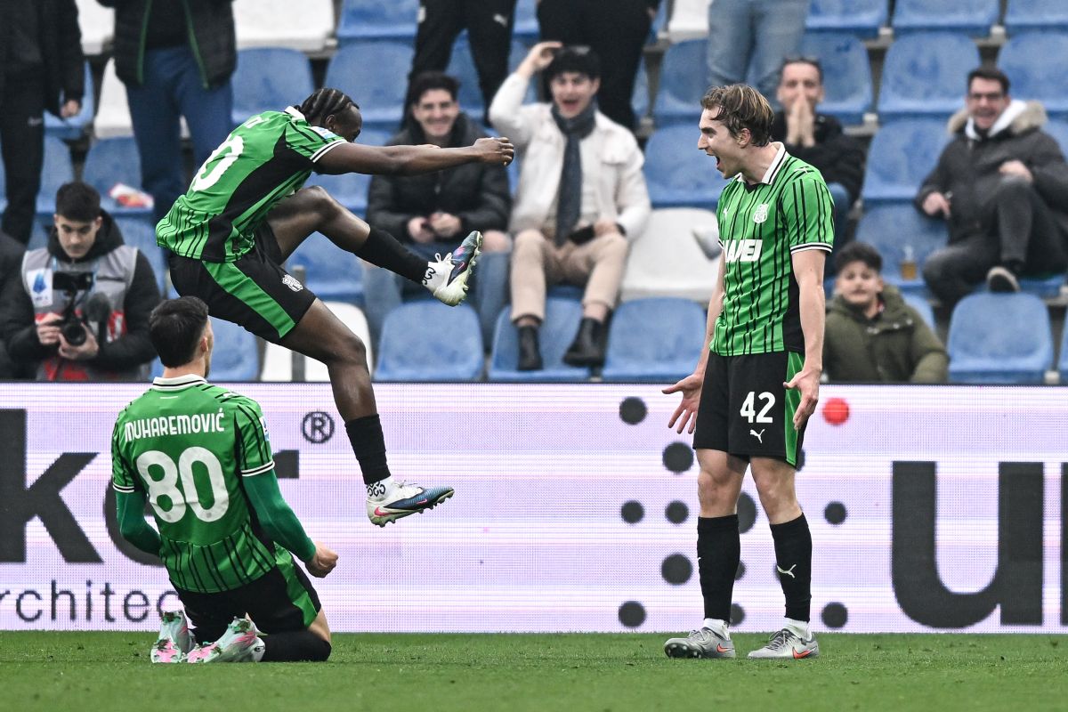 Impresa Sassuolo, resta in dieci ma batte 2-1 l’Atalanta - 