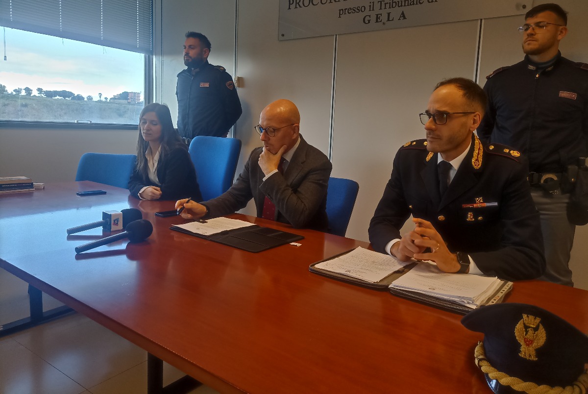 Una lite e poi le coltellate davanti al bar, "poteva uccidere": Emmanuello arrestato  - Il procuratore Vella, il sostituto Guglielmino e il commissario Palermo 