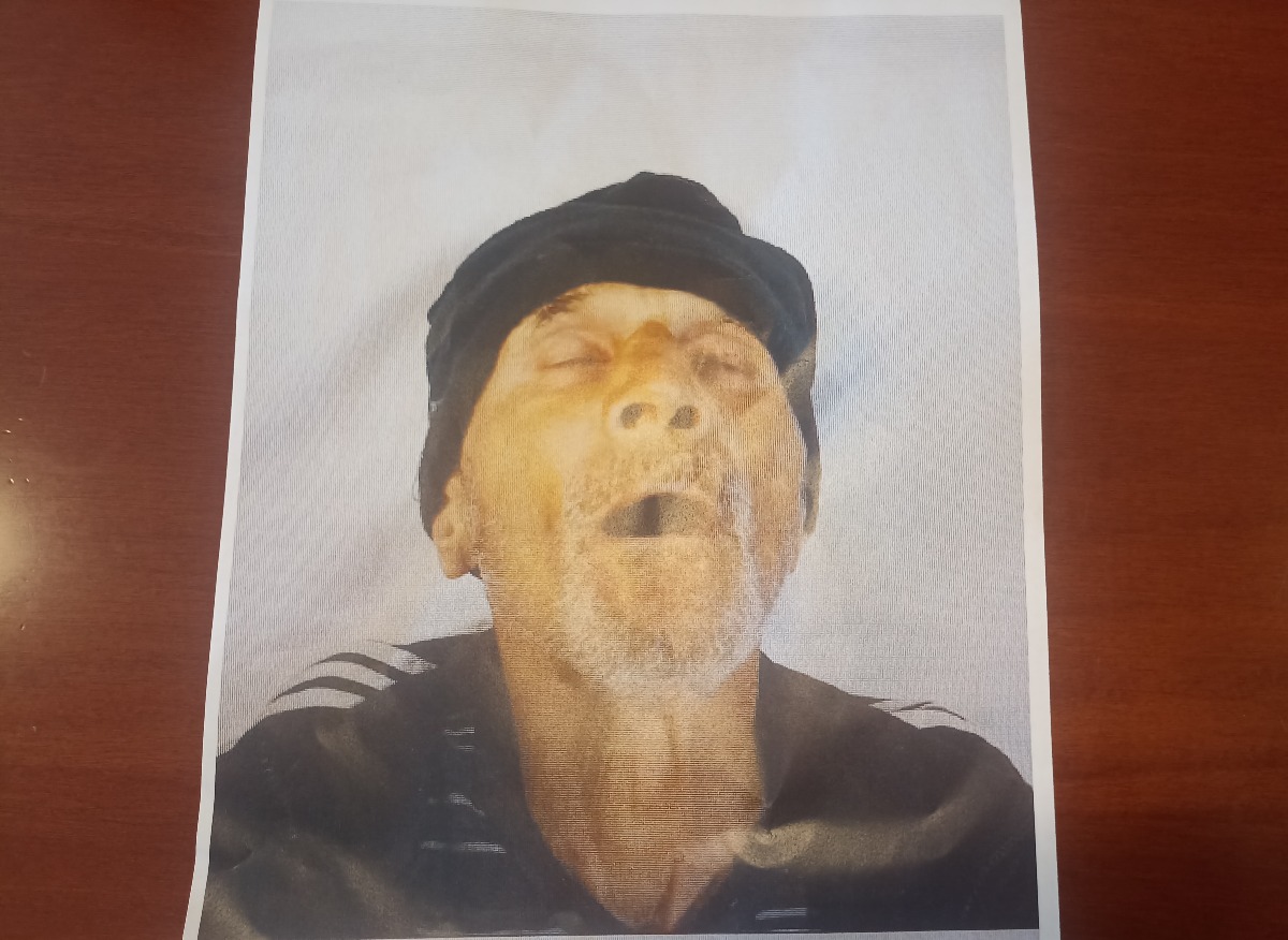 Trovato in un rudere e poi morto, "chi lo riconosce ci informi" - 