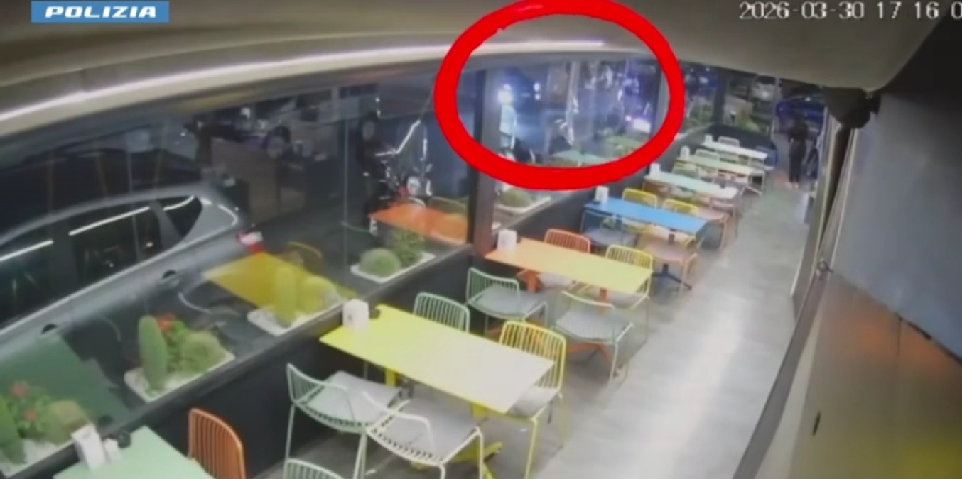 Coltellate davanti a un bar, fissata convalida per il giovane arrestato  - 