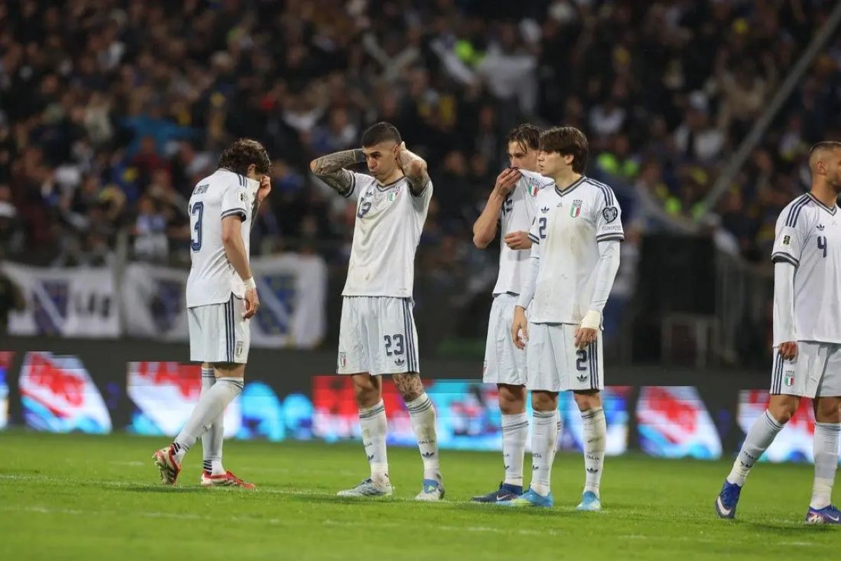 Italia fuori dai Mondiali, la rabbia dei cittadini: “Il calcio italiano rispecchia la politica” - 