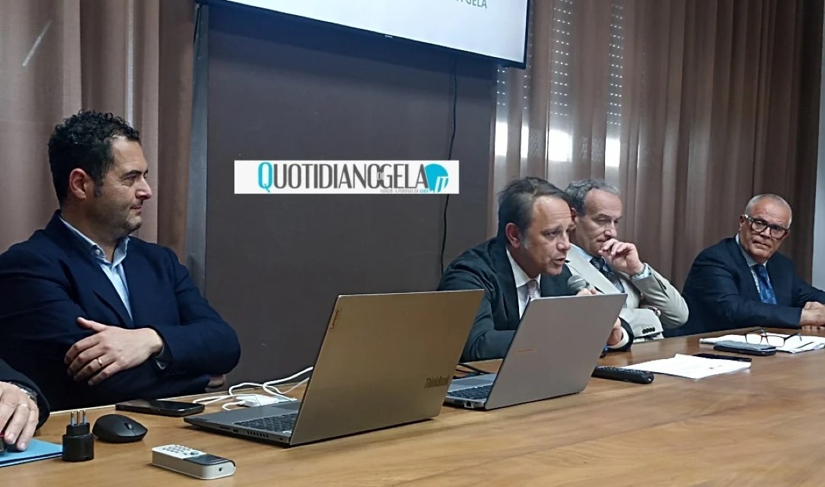 Ati idrico, revoca manager e costi: Corte Conti, "inammissibile richiesta parere del Comune di Gela" - Di Stefano insieme ai sindaci Conti e Zuccalà