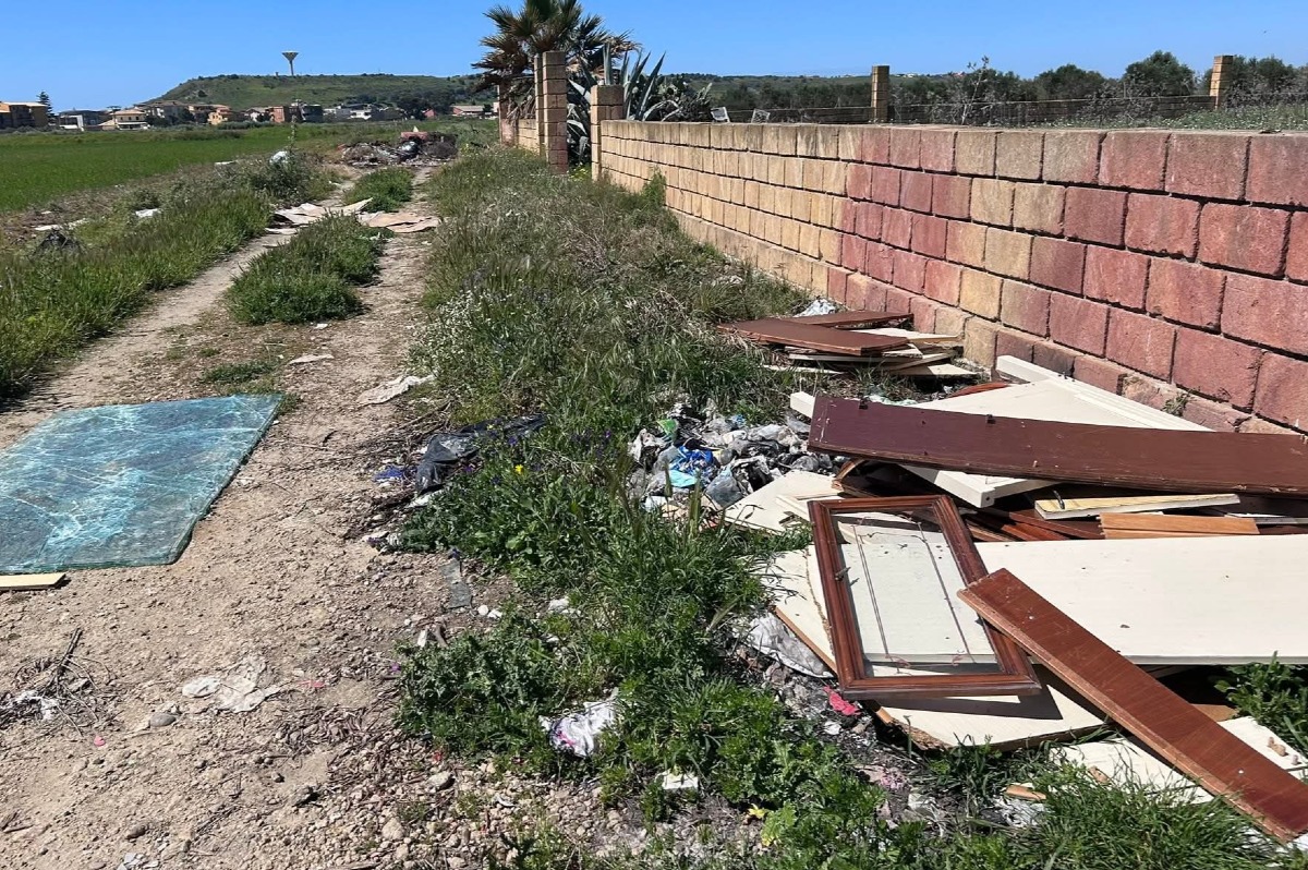 Intere aree usate per smaltire rifiuti di ogni tipo, sopralluoghi per rimuoverli  - 