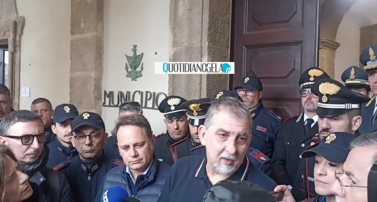 Frana Niscemi, Ciciliano al comitato: "Fondi a breve e monitoraggio fino al 2027" - Il commissario Ciciliano e il sindaco Conti