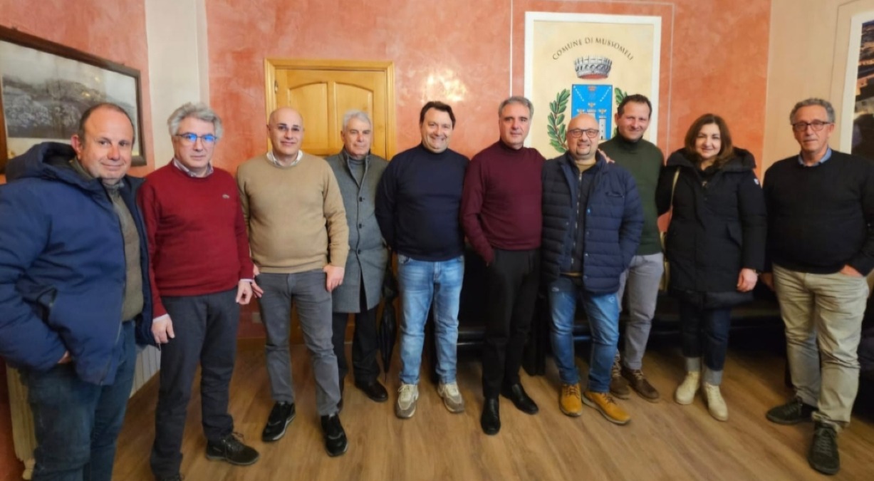 Mussomeli, nella roccaforte di FdI i deluchiani nel progetto di Nigrelli e Catania  - 