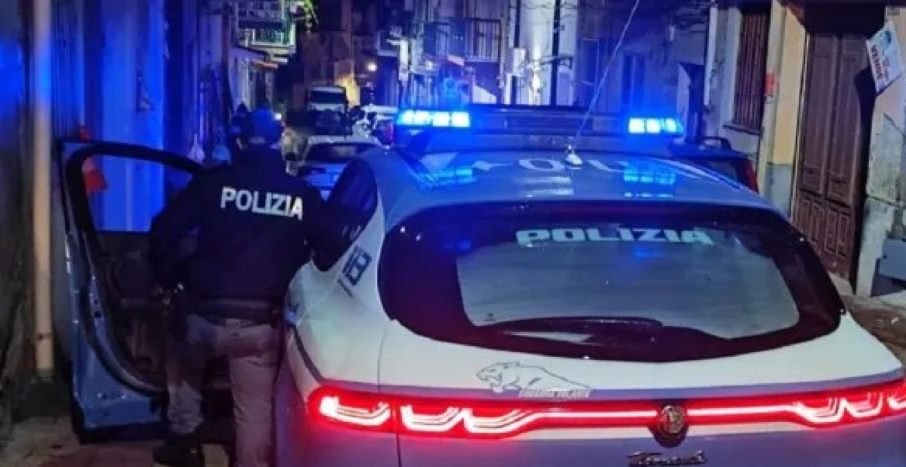 Agenti aggrediti, uno degli arrestati trasferito in carcere: l'altro ai domiciliari - 