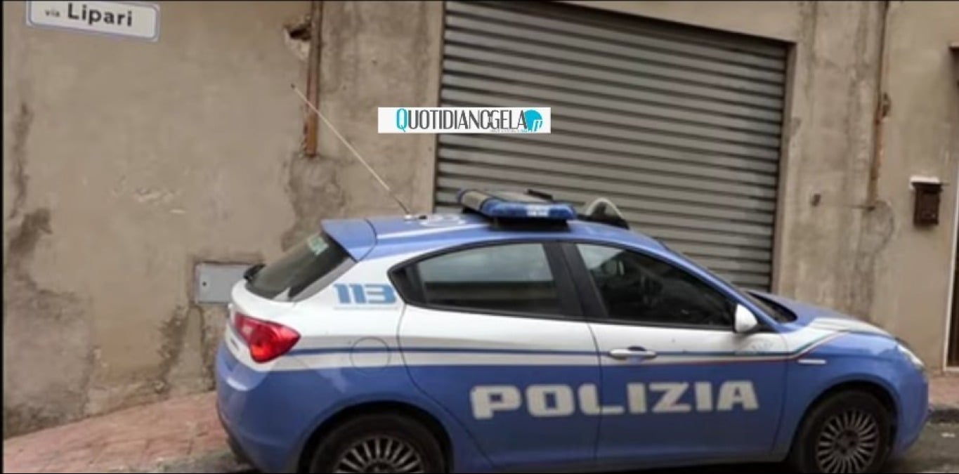 Aggressione agenti in via Lipari, arrestati: "Ci scusiamo, tensioni con altri residenti" - La polizia in via Lipari 