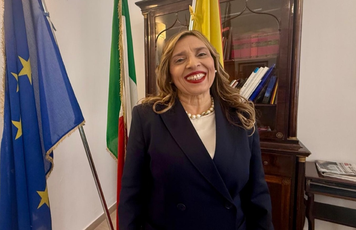 Ars, Cirrone Cipolla si è insediata: subentra a Mancuso, è nuovo parlamentare regionale  - Rose