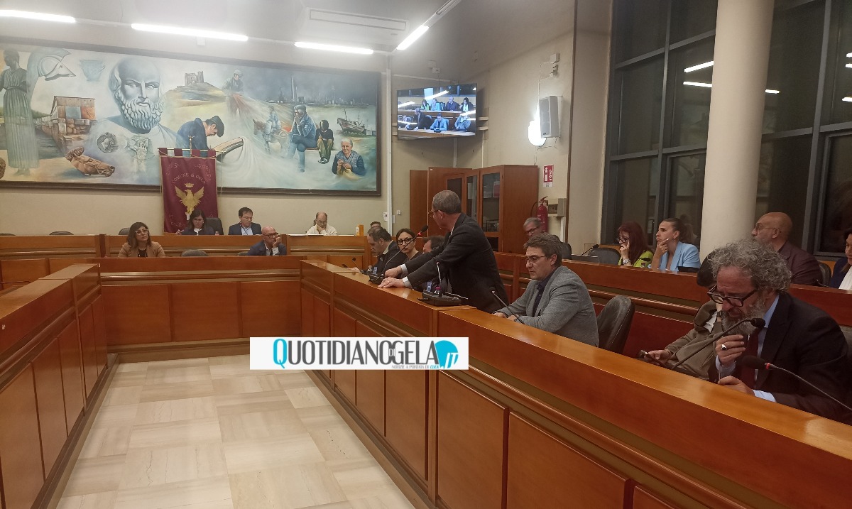 Variazioni bilancio e modifiche per il canone dei mercatali, ok dal consiglio  - 