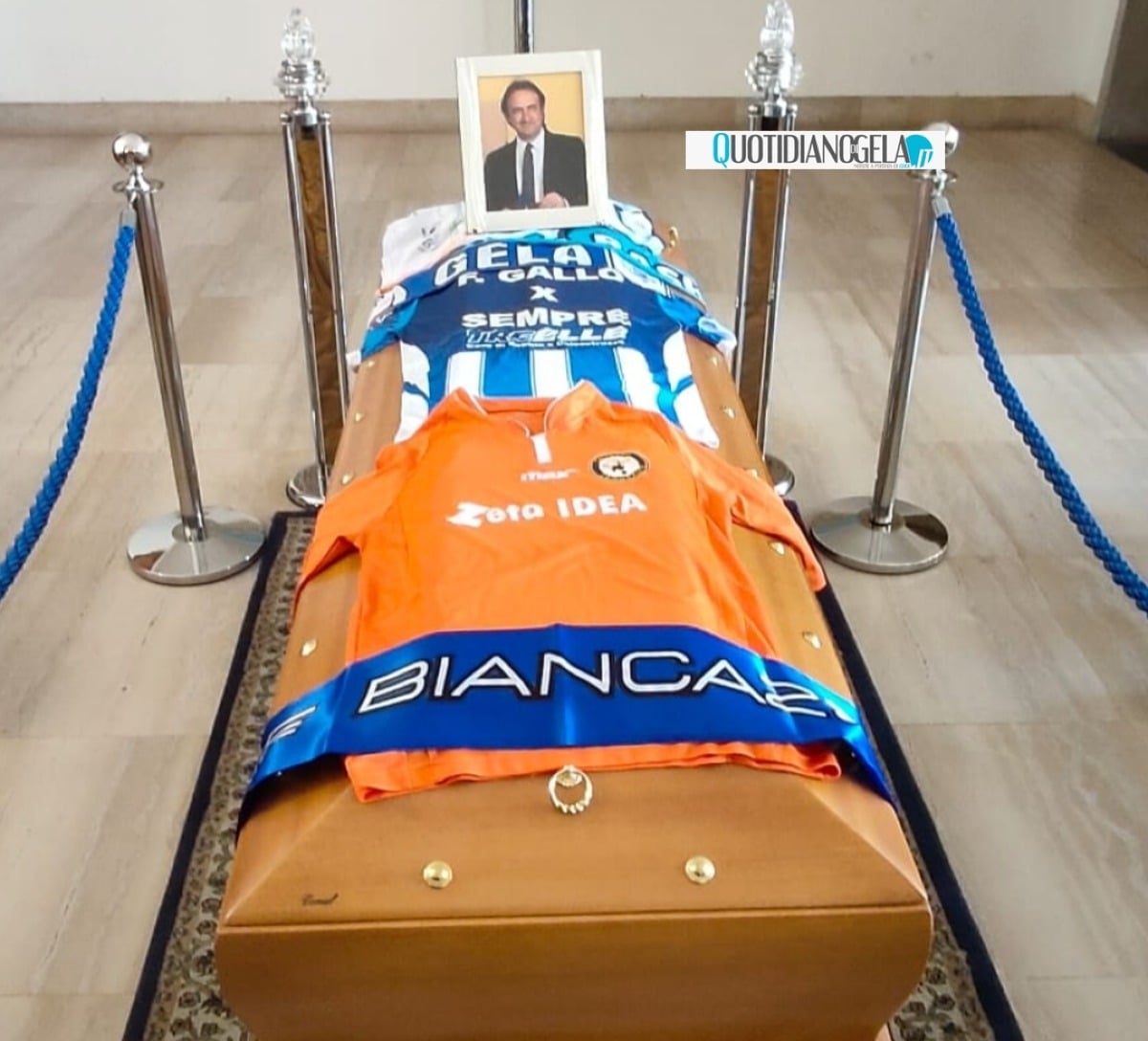 L'omaggio a Franco Gallo, tanti alla camera ardente: la sua passione per la città  - 