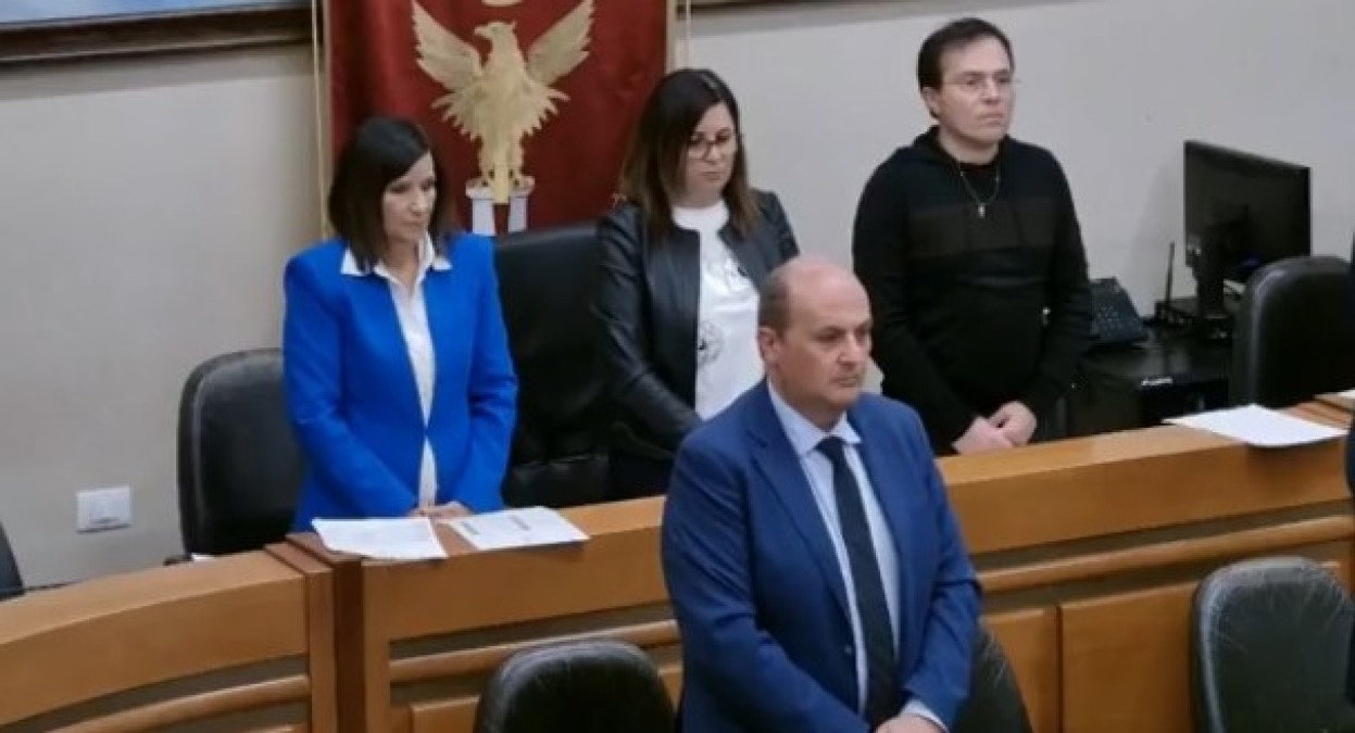 Il consiglio comunale si è fermato in ricordo di Franco Gallo, un minuto di silenzio per il giornalista scomparso - 
