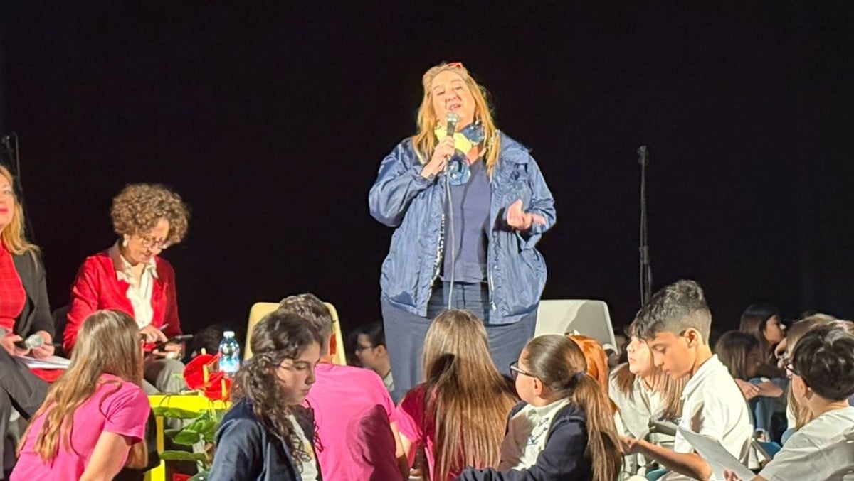 Ornella della Libera incontra gli studenti dell' I.C. San Francesco - Capuana e abbatte i tabù - 