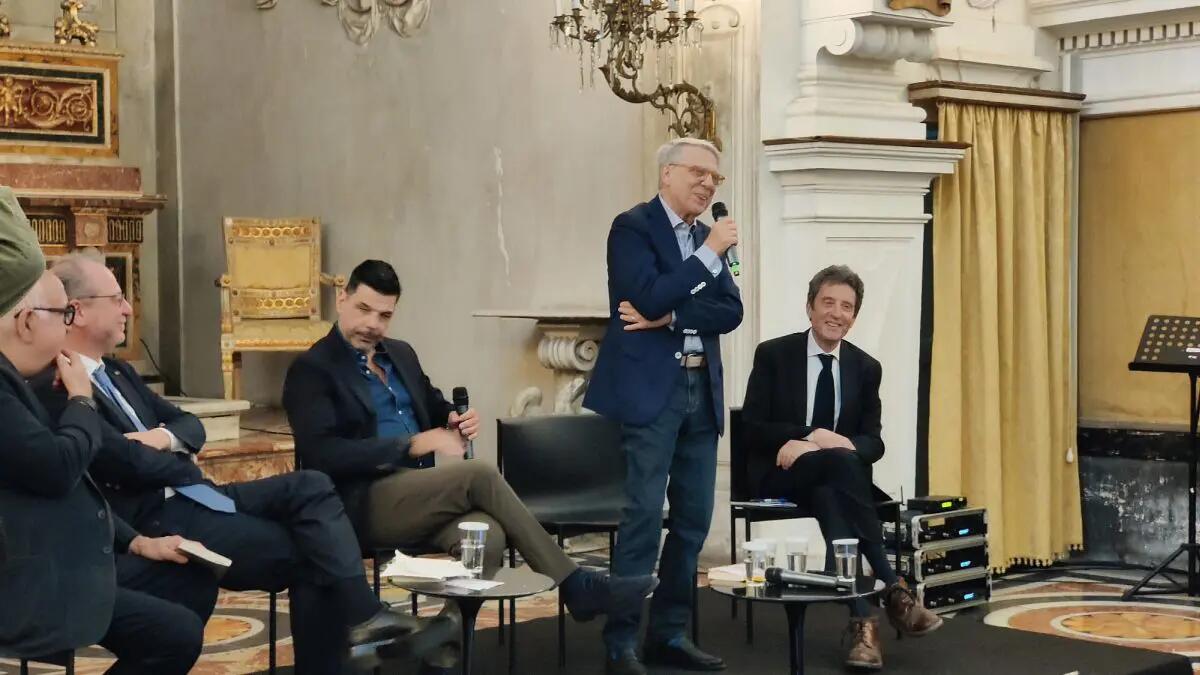 ‘Palermo di chitarra e coltello’, nel libro di Giuseppe Sottile 60 anni di storia siciliana - 