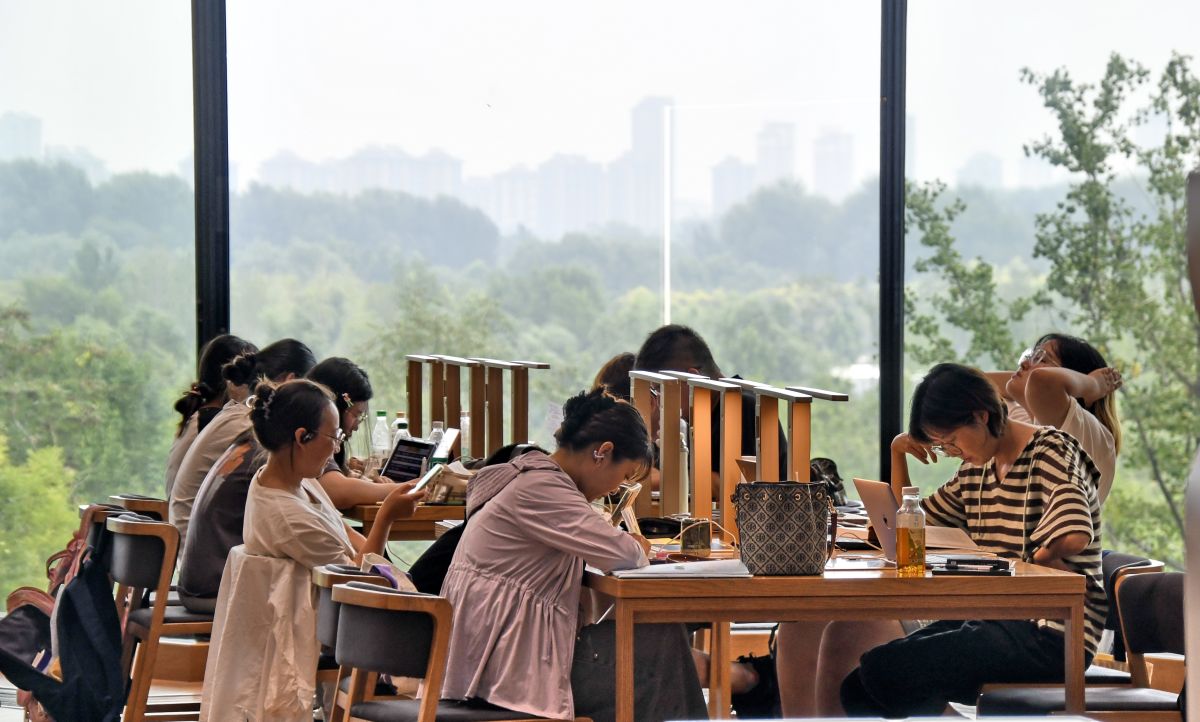 Cina, il tasso di lettura in aumento grazie alla crescita del formato digitale - 