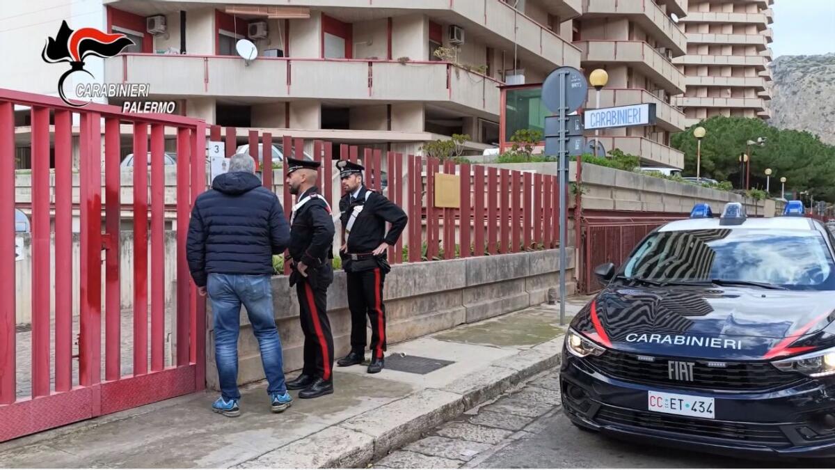 Ladra seriale arrestata a Palermo, si nascondeva in un rifugio improvvisato - 
