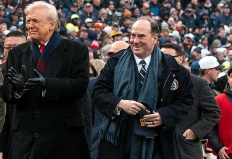 Usa, licenziato il segretario della Marina John Phelan - 