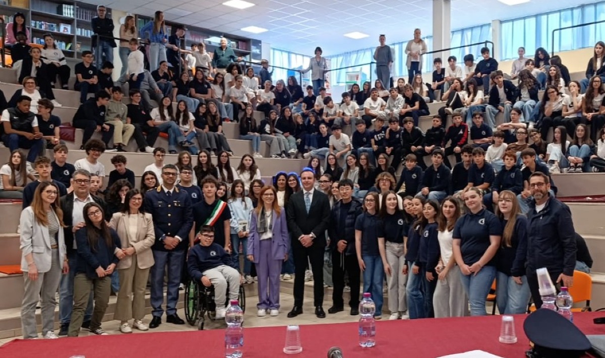 Dipendenze e conseguenze, alla Verga confronto tra scuola e forze dell’ordine - 