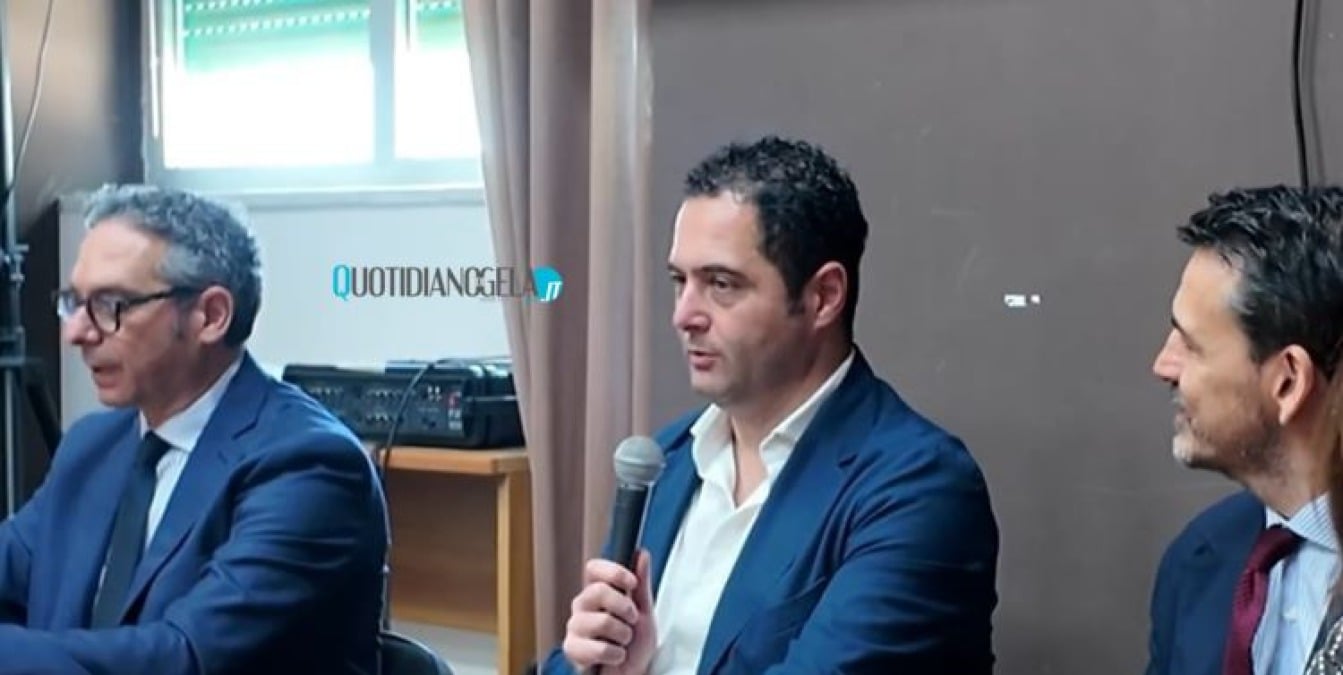 "Attacchi a nostra azione, nuovo incontro più politico", Di Stefano: "Iv e Progetto civico? Temi comuni" - Di Stefano durante la presentazione di Progetto civico Italia
