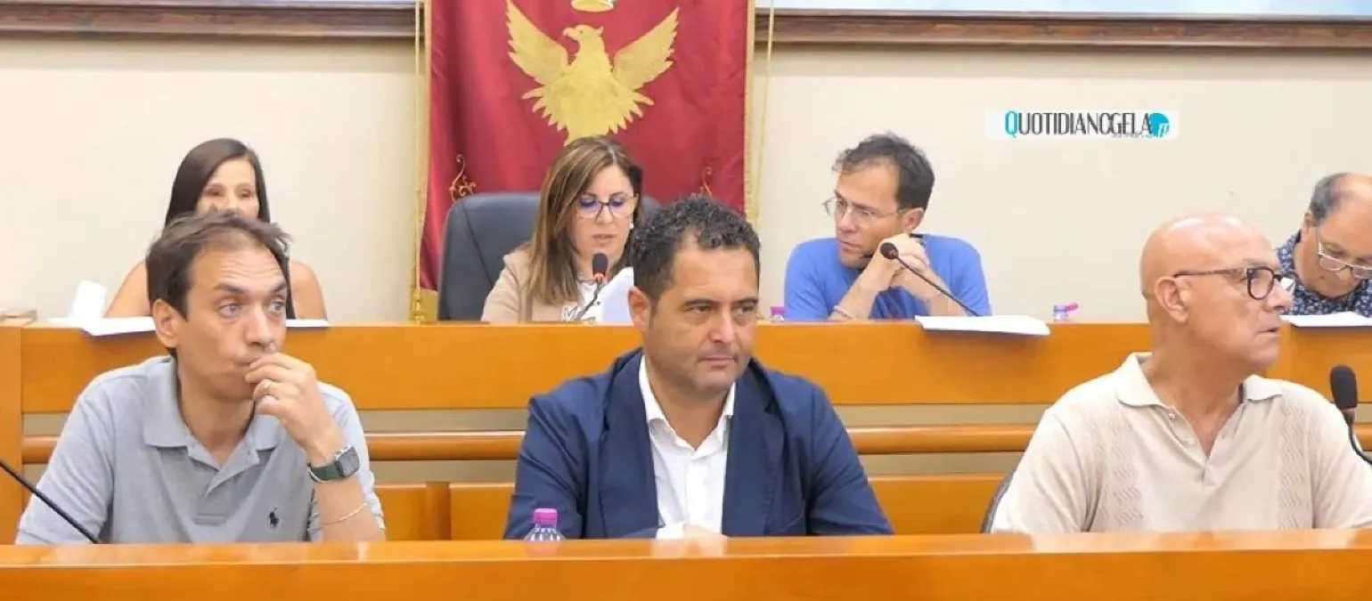 Di Stefano cerca conferme politiche dagli alleati, vuole compattezza: Pd ribadisce sostegno pieno - Il sindaco Di Stefano insieme agli assessori Pd Di Cristina e Fava