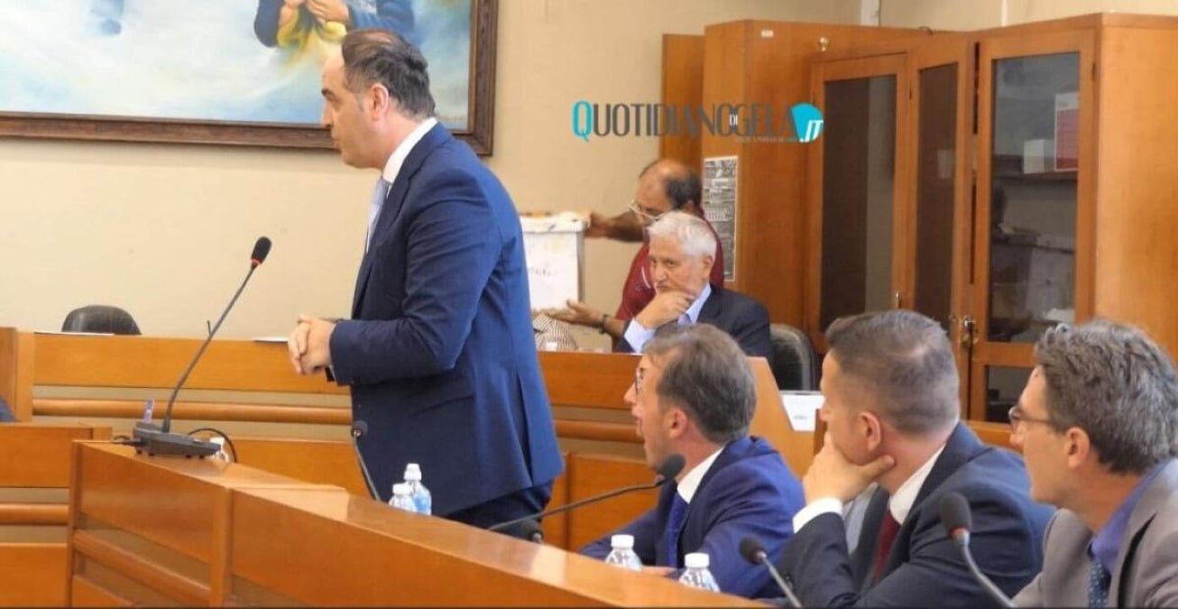 Civici: "Frustrazione FdI, si impegnino su porto e sanità se hanno libertà di farlo"