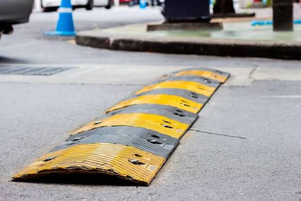"Dossi artificiali in via Crispi, via Butera e corso Aldisio" parte raccolta firme  - 