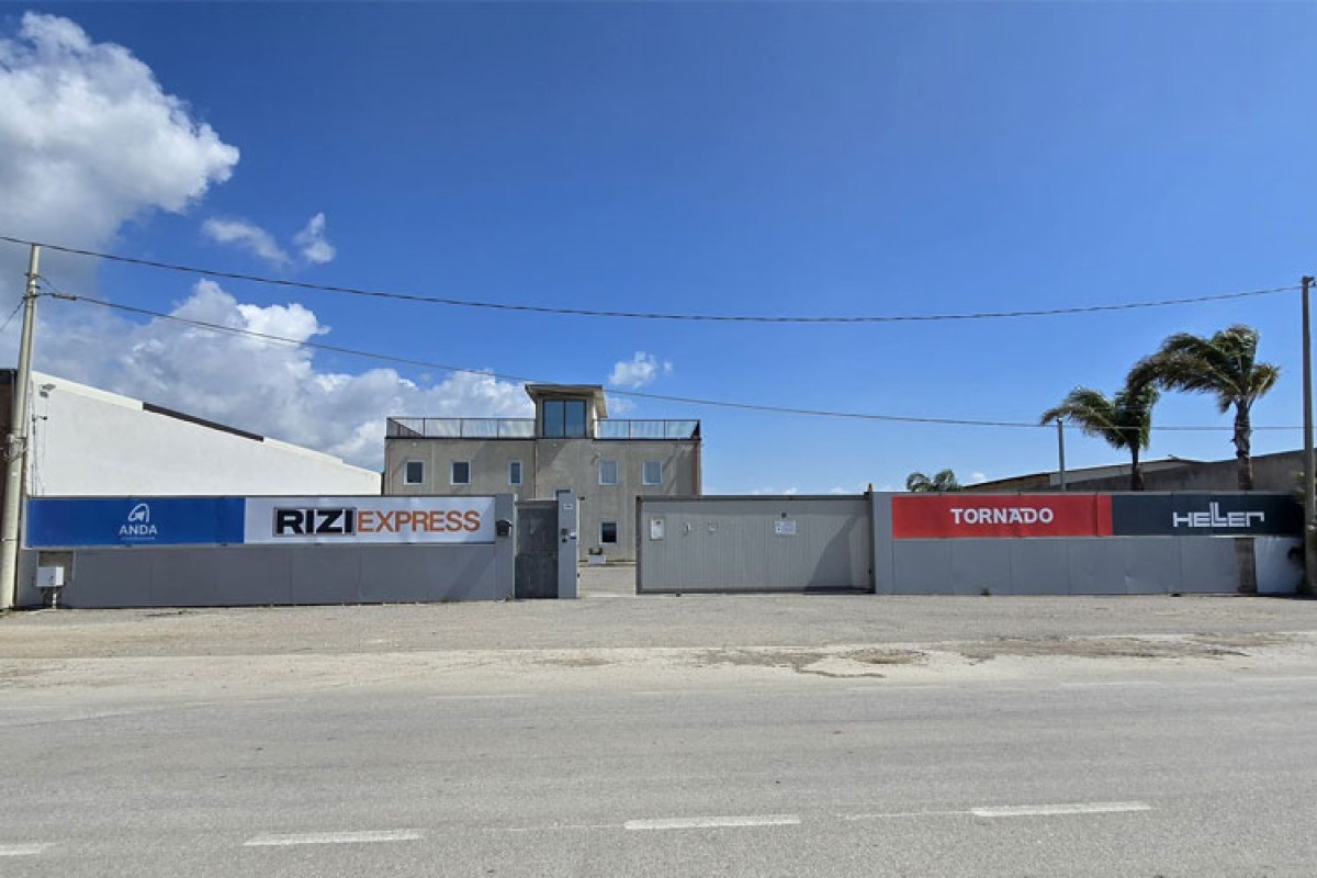 Sconti fino al 70% sugli elettrodomestici, apre in via Butera “Vantaggi outlet” - 