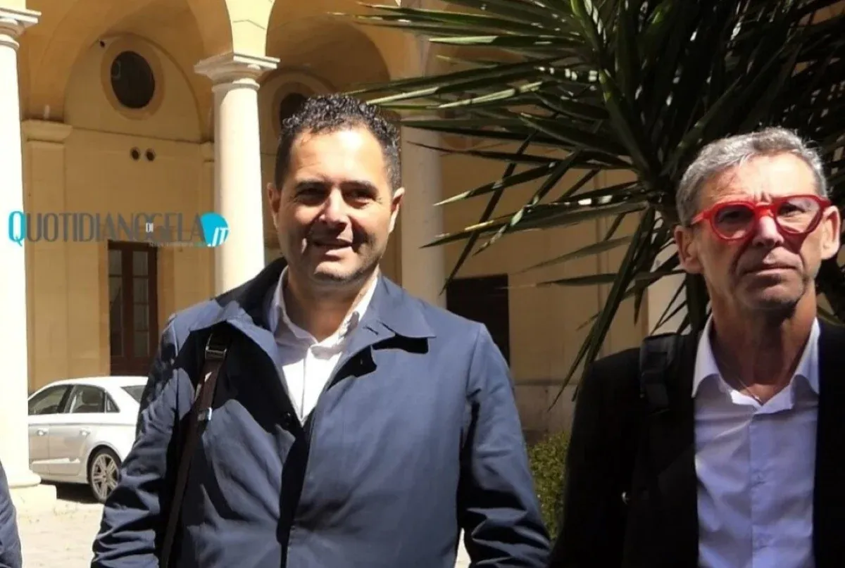 Licata: "Donegani parli del passato che ha generato il dissesto comunale, aiuti la città" - Il sindaco Terenziano Di Stefano e il segretario civico Rino Licata