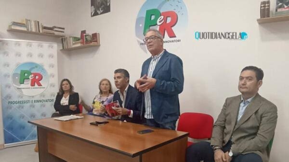 "Sul dissesto Licata chieda all'ex vicesindaco Di Stefano", Liardo: "Città nel degrado" - Liardo e il gruppo dirigente "PeR"