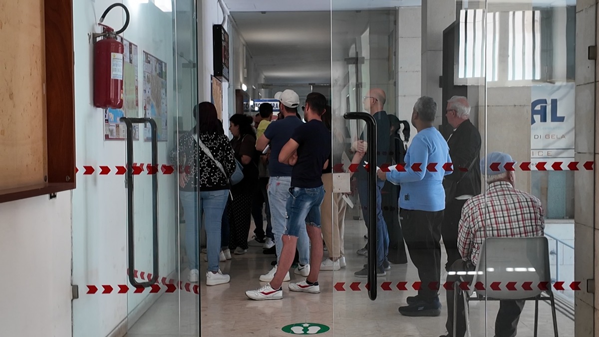 Carta d’identità elettronica, uffici presi d’assalto - 