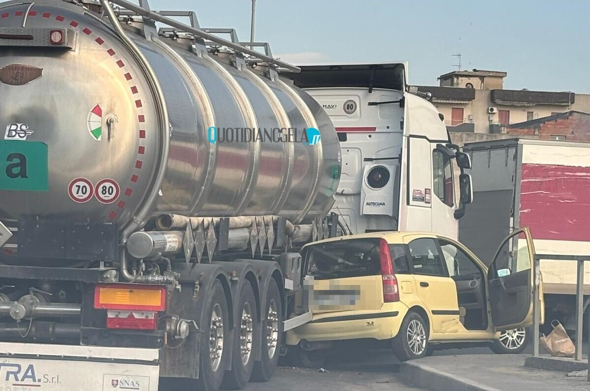 Via Venezia, scontro stradale tra una vettura e un'autocisterna - 