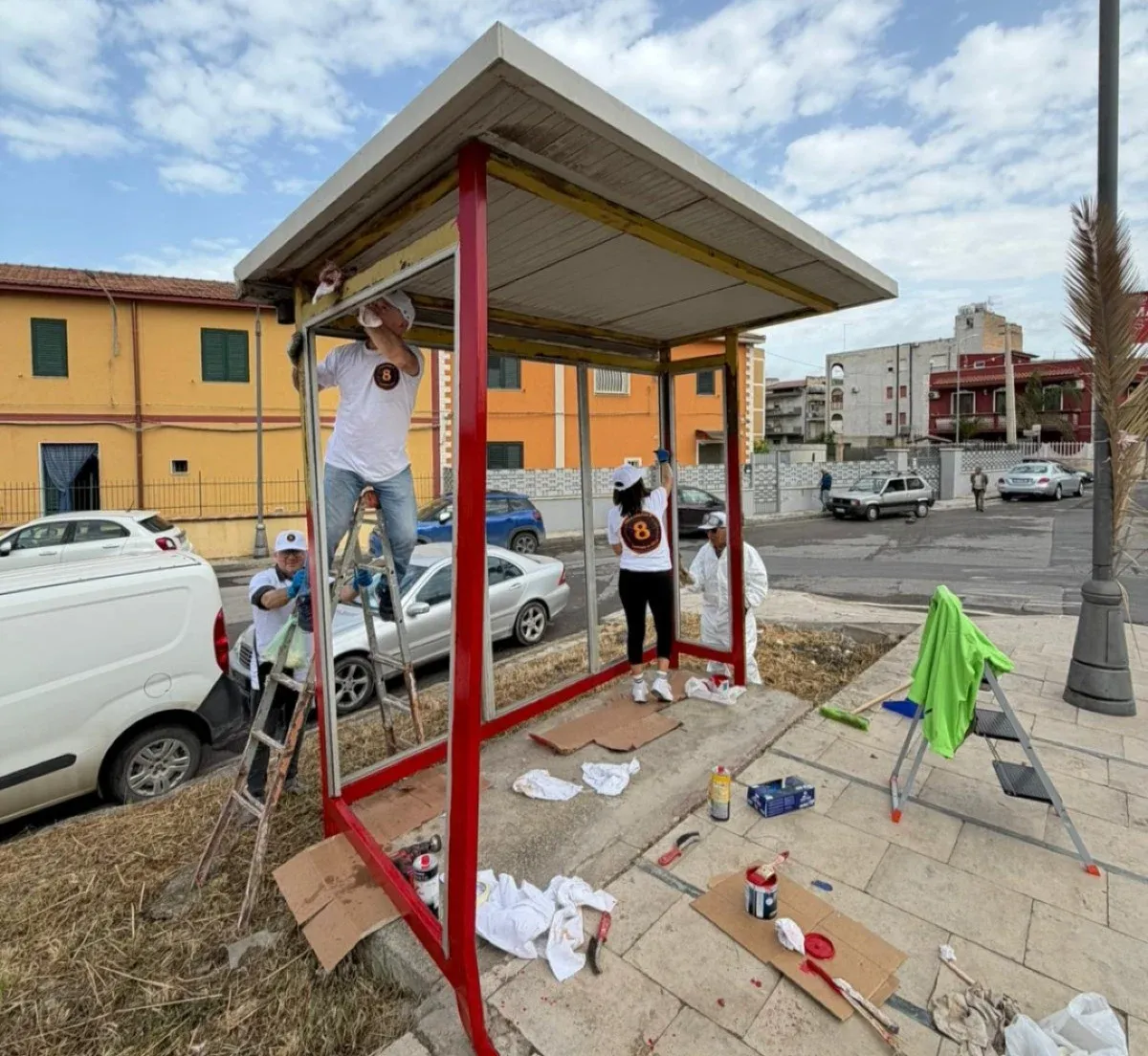 Comitato e cittadini volontari per il loro quartiere, pulizia e manutenzione ad Albani Roccella - 