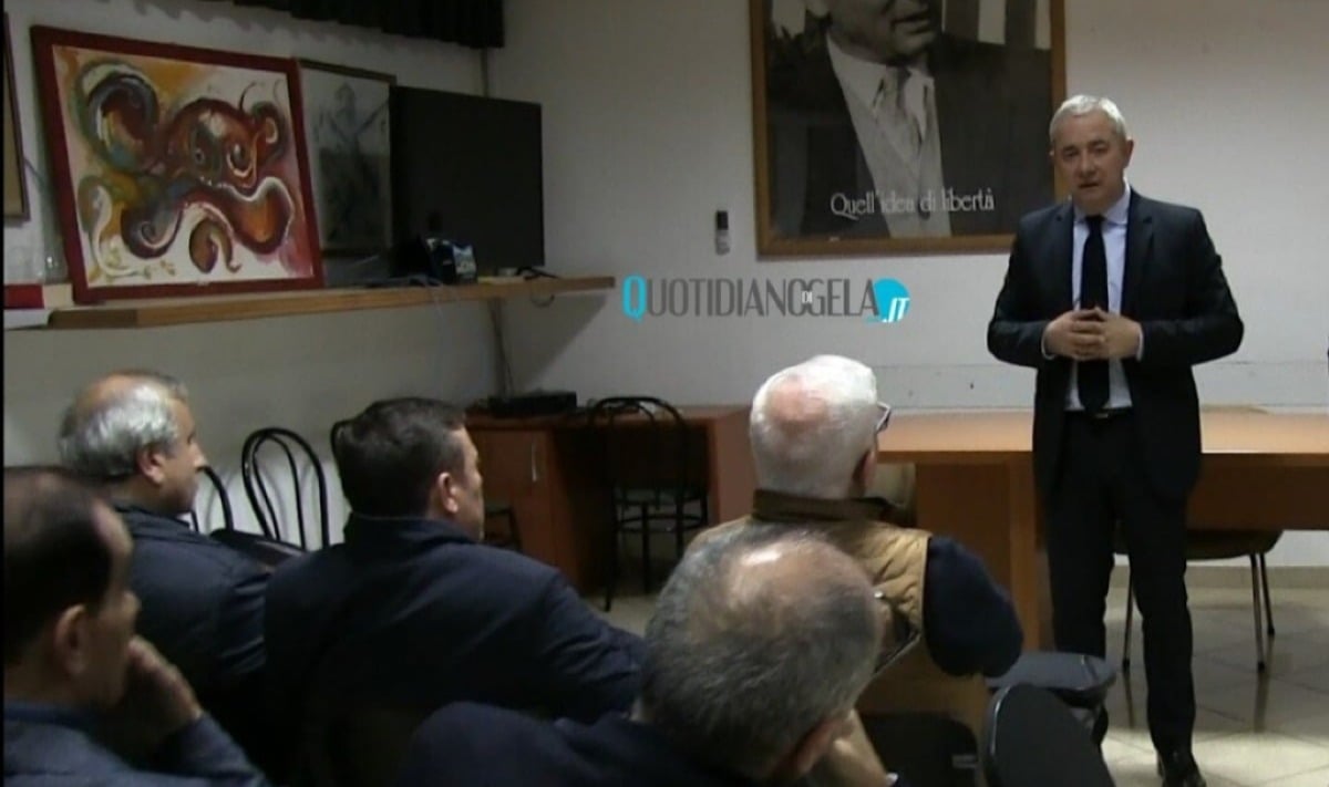 Mancuso rimane ai domiciliari, Cassazione non ha accolto il ricorso  - Mancuso durante un incontro di partito 