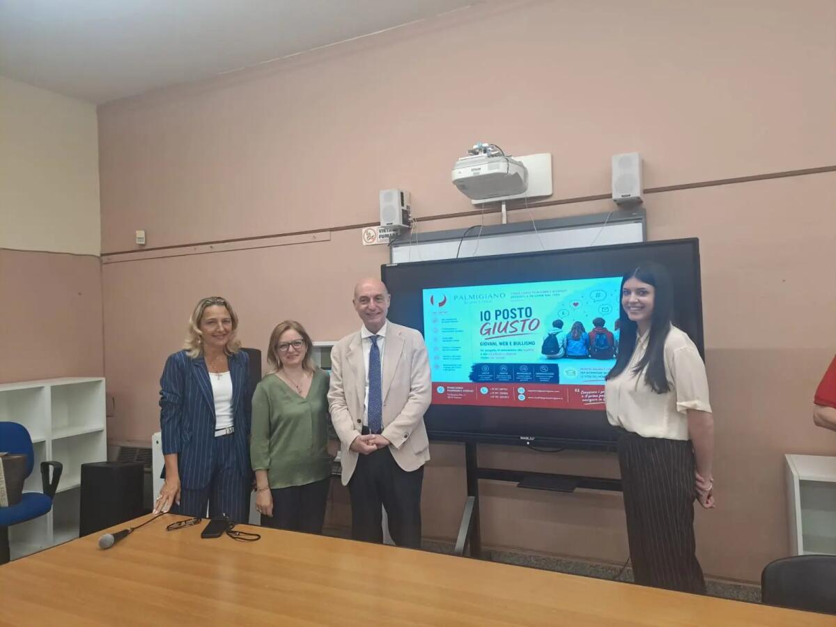 Progetto “Io Posto Giusto”, a Palermo studenti faccia a faccia con i rischi del web - 