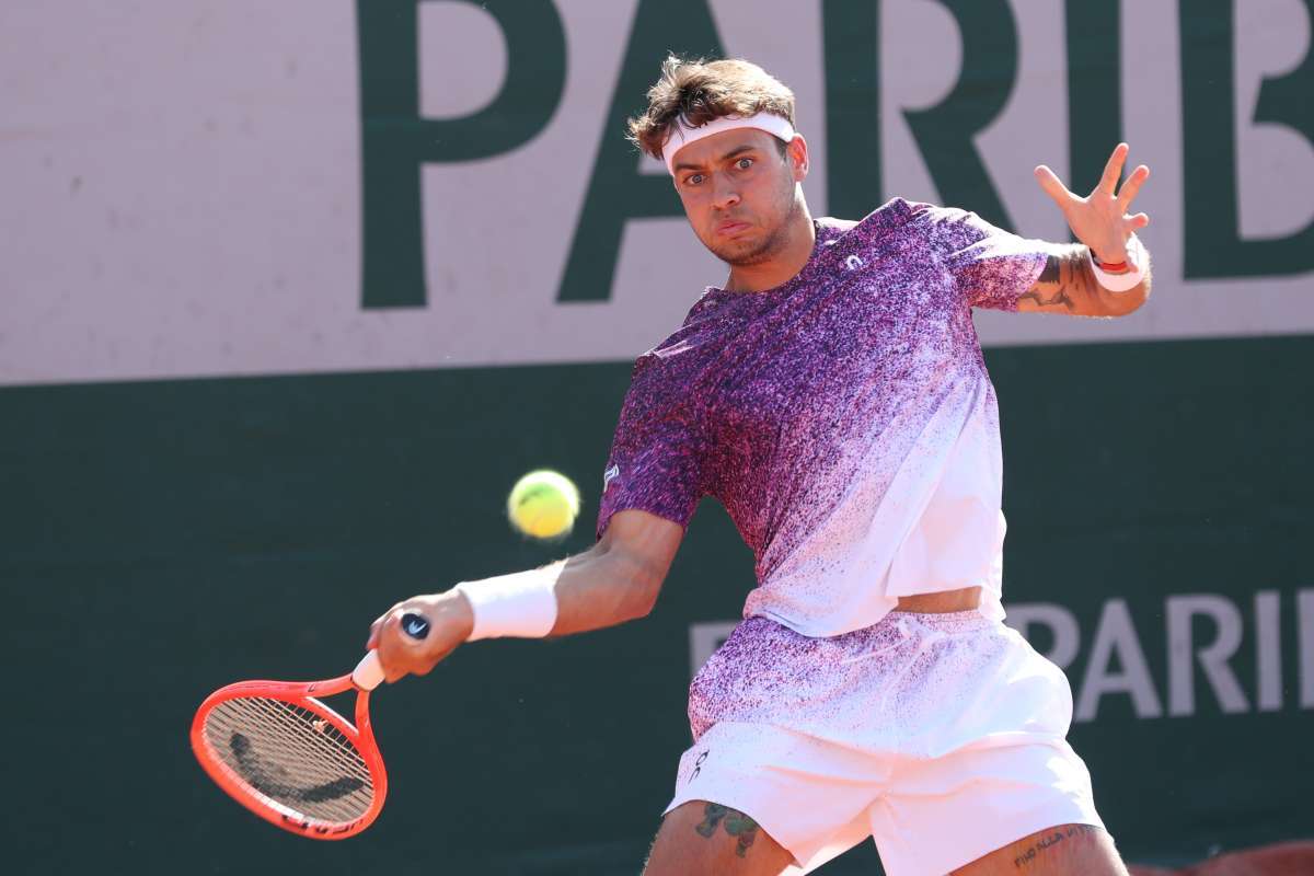 Cobolli domina Tien e vola agli ottavi del Roland Garros - 
