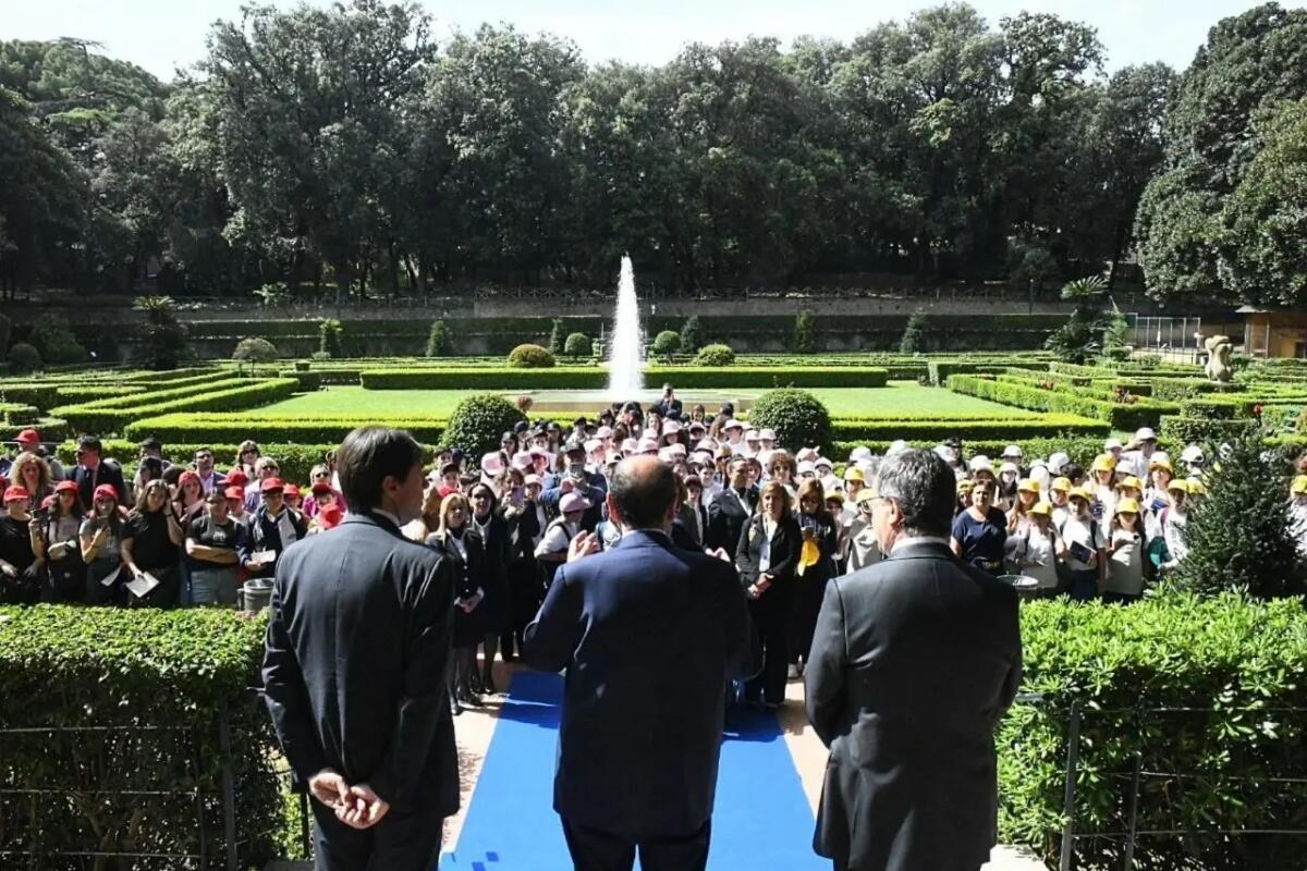 Schifani festeggia l’80° anniversario dell’Autonomia Siciliana con gli studenti - 