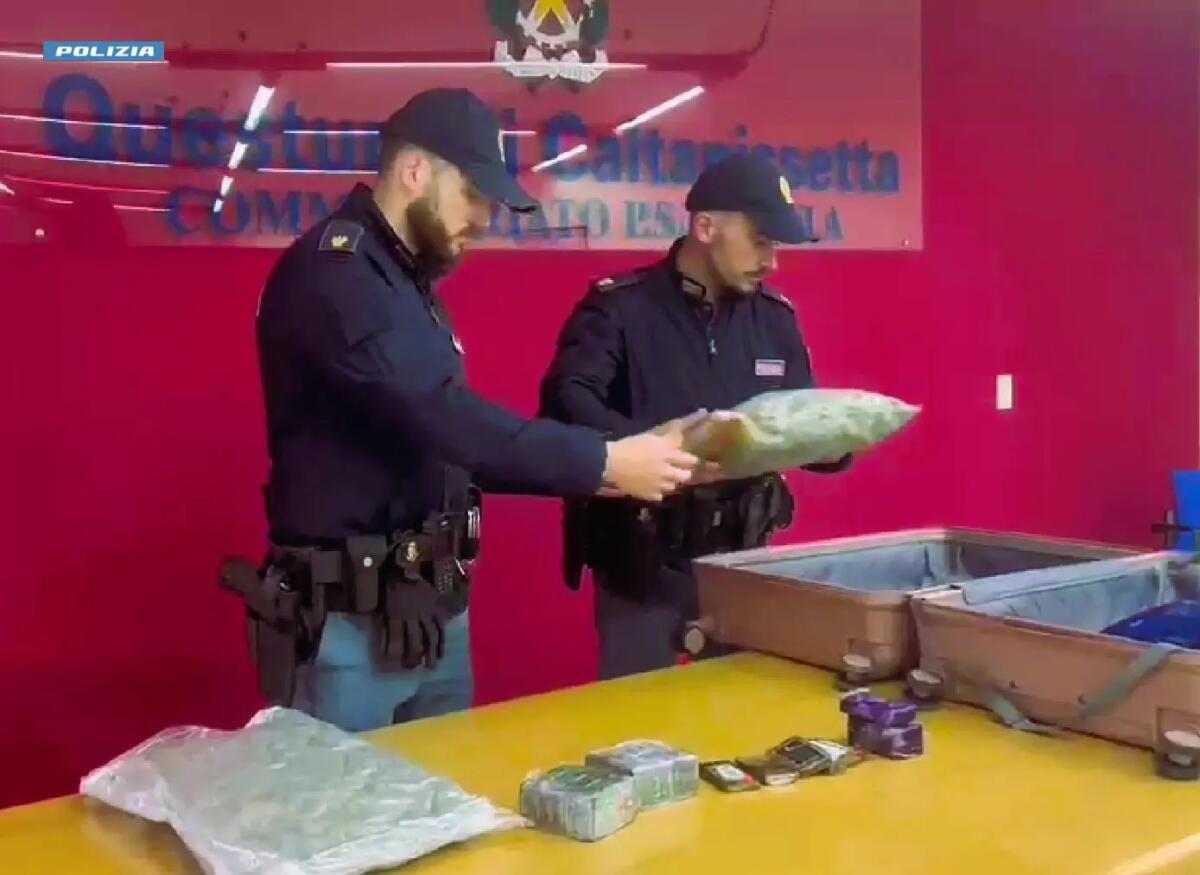 Tre chili e mezzo di droga nascosti in garage, arrestato un pregiudicato 25enne a Gela - 