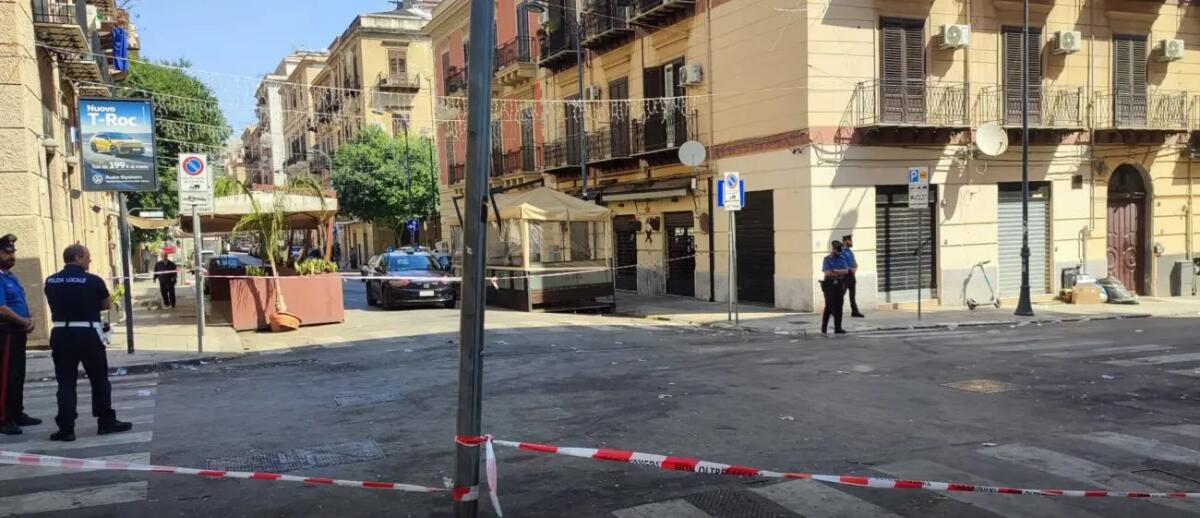Sparatoria durante una rissa a Palermo, ragazza di 22 anni ferita alla testa - 