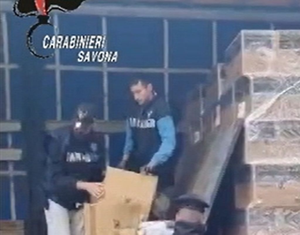 Sequestrati 170 Kg di hashish nel porto di Savona, arrestato camionista - 