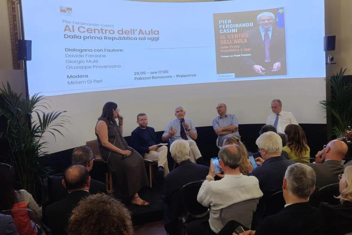 Casini presenta a Palermo il suo ultimo libro ‘Al centro dell’aula. Dalla prima Repubblica a oggi’ - 