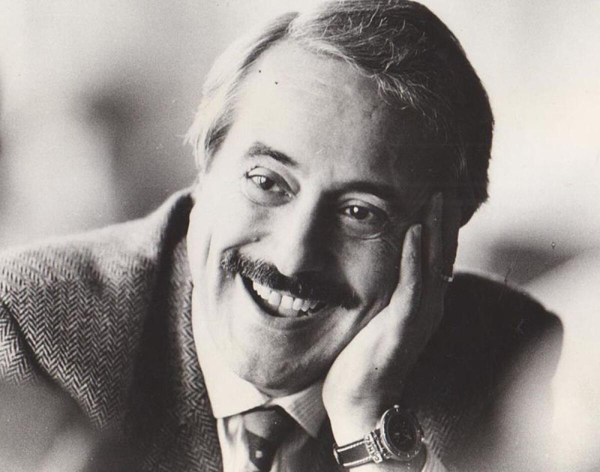 Giovanni Falcone, 34 anni fa la strage di Capaci. La sorella Maria: “L’amore diffuso di questi anni mi ha aiutato” / Video - 