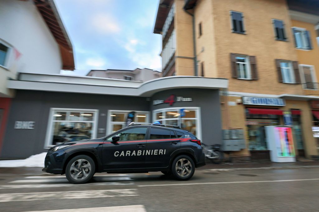 Napoli, trovati i corpi senza vita di due donne in un cantiere edile - 