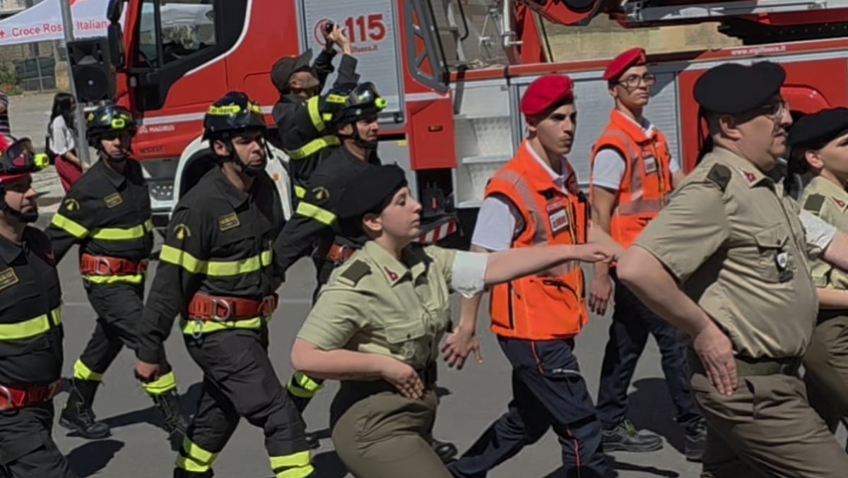 Il  CISOM di Gela : il gruppo sfila alla Festa della Repubblica - 