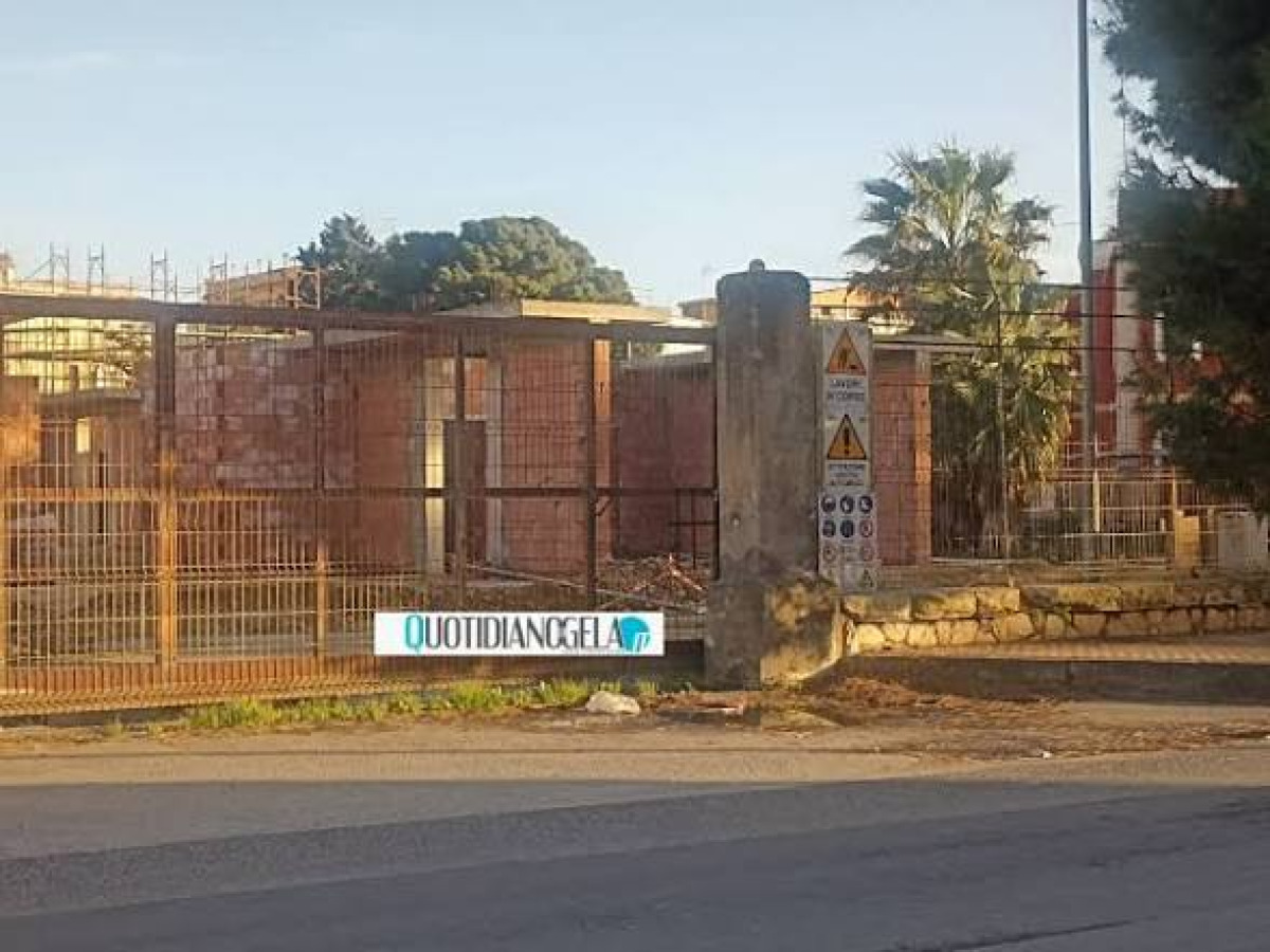 Cantiere ex mercato ortofrutticolo, residenti sollecitano la ripresa costante dei lavori - Il cantiere dell'ex mercato ortofrutticolo