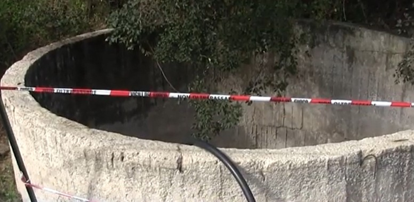 Morì per recuperare il cane caduto in un pozzo, familiari si oppongono ad archiviazione - Il pozzo nel quale si calò il trentenne