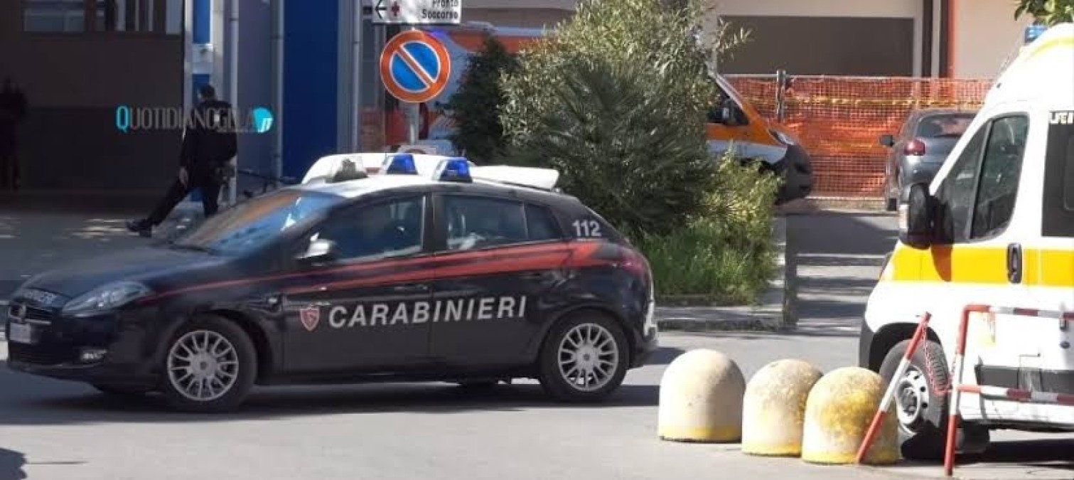 Padre e figlio feriti, aggrediti da almeno tre persone  - 