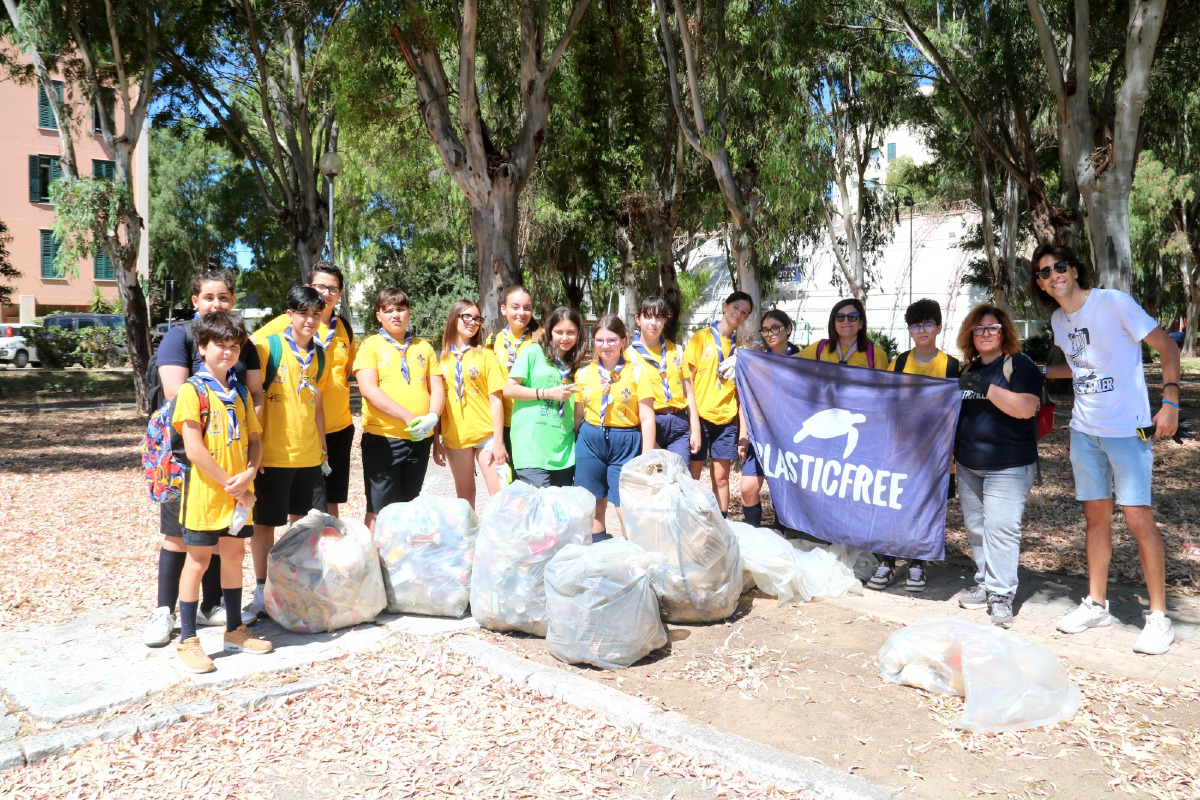Macchitella, gli scout ripuliscono la ciclabile: "Lasciamo il mondo migliore" - 