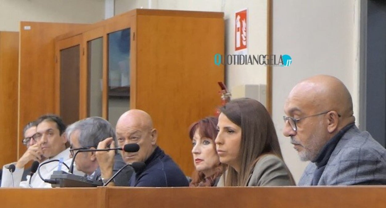 "Interrogazione su caso royalties", dem: "Destra in silenzio anche su sanità e Timpazzo" - I consiglieri dem e gli assessori Fava e Di Cristina